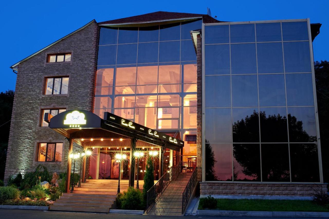 Baden-Baden Hotel Kharkiv Exterior photo